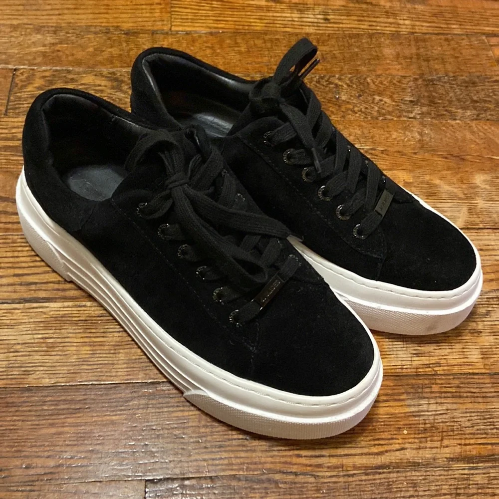 J Slides Women Black Faux Suede Platform Sneakers 7.5 - Picture 9 of 9